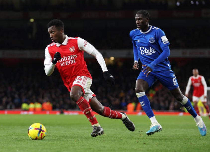 Ảnh bài viết Nketiah mở đường giúp Arsenal sở hữu máy đánh chặn trong mơ